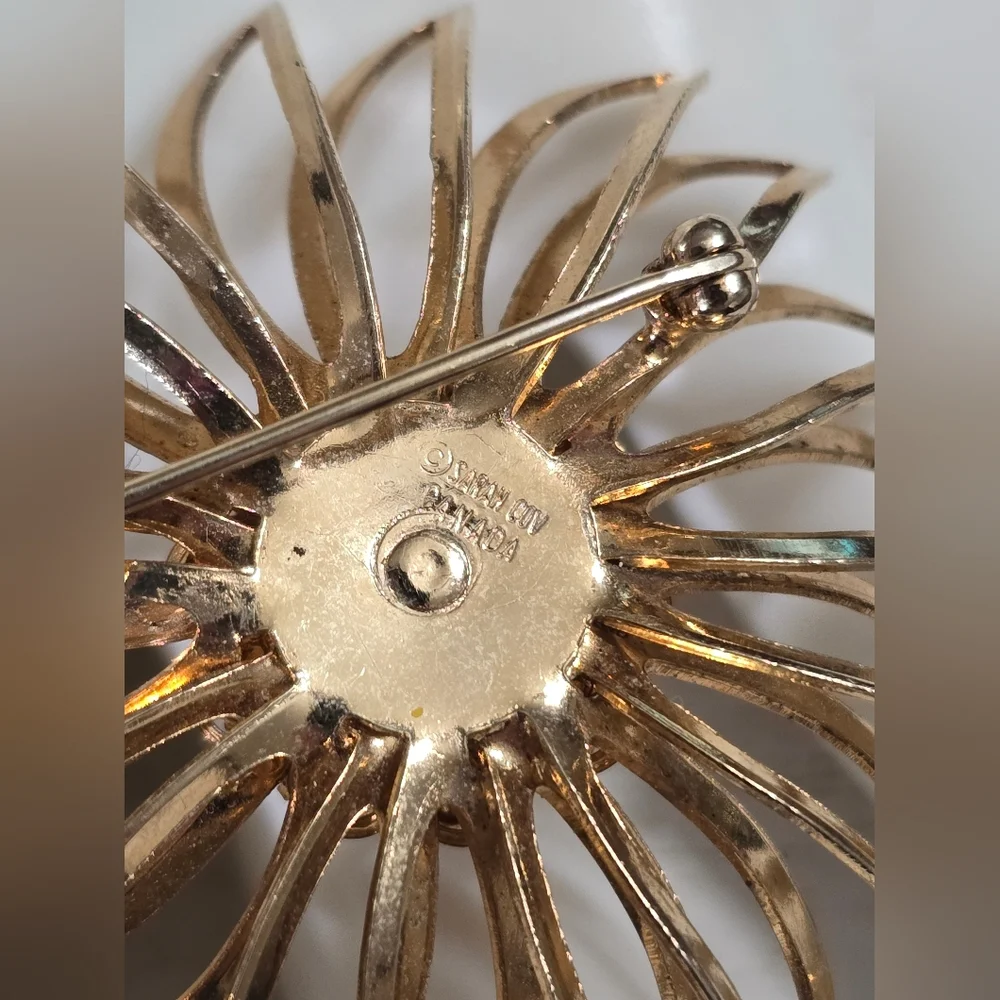Sarah Coventry Canada Aurora Borealis Rhinestone & Metal Flower Vintage Brooch